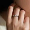 Anillo de Plata de Ley S925 Estilo Nuevo Pequeño Diamante Único Circonita Anillo Femenino Diseño de Nicho Simple Estilo Frío Anillo para el Dedo Índice