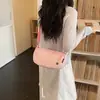 Bolso de maquillaje nuevo de un solo hombro cruzado de gran capacidad, versátil y adecuado para ir al trabajo, estilo lindo de lunares dopamina, adecuado para deportes al aire libre