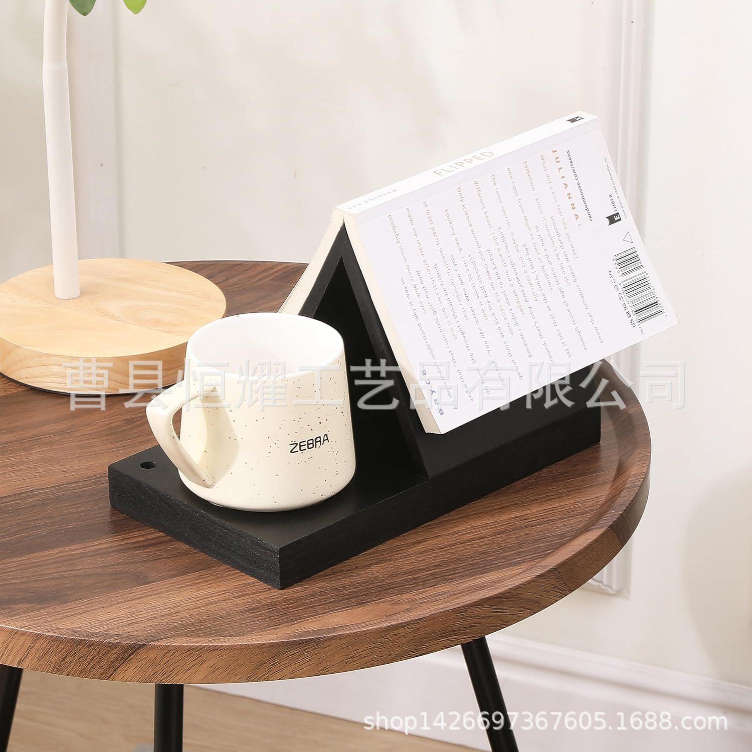 桌面木制三角形书签带饮料架书角展示摆件床头柜木质三角阅读架