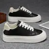 Tênis Masculino da Moda 2026 Verão Nova Marca de Moda High-End Estiloso Casual Tênis com Sola Grossa Sapatos Planos Respiráveis