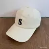 Gorra de Béisbol de Pana Estilo Japonés Bordado Letra S Pareja Estudiante Casual Versátil Ala Ancha Adelgazante Facial Tendencia