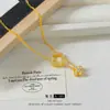 Conoce el Collar de Trébol de Cuatro Hojas Lucky Dorado Arena para Mujer Extraíble Un Estilo Cuatro Formas de Usar Cadena Colarbone de Gama Alta Duradera