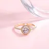 Anel Dourado com Zircônia Cravejada de Diamante Cruzado para Mulheres, Fornecimento Transfronteiriço da Moda, Temperamento Elegante, Anel Aberto Popular de Luxo Leve