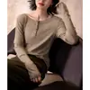Camiseta de Manga Longa com Gola Meio Henley - Nova Série Maillard Primavera 2026 - Inspirada em Design de Guarda-Roupa