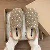 Zapatillas de plataforma de algodón con lunares de moda para interior/exterior para mujer 2026 Invierno sin cordones cálidas con forro de felpa de punta cerrada de algodón