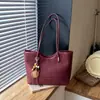 Bolsa de Mão Feminina Nova Outono 2026 Transfronteiriça Moda Grande Capacidade para Trabalho Casual Vintage Versátil Bolsa Tote