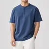 Ropa para Hombre Xintang 2026 Verano Nueva Camiseta de Manga Corta Estilo Americano con Cuello Henley 100% Algodón Camiseta Corta para Hombre