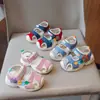 Sandálias Infantis Sapatos de Praia Infantis 2025 Verão Novo Antiderrapante Macio Solado Sapatinhos de Bebê Sapatos Infantis Sandálias Fofas