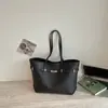Bolsa Tote Elegante Texturizada de Ombro Único Cor Sólida 2026 Grande Capacidade Design Estiloso Moda Casual Retro Tendência para Mulheres