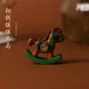 Sândalo 2026 Cavalo do Zodíaco Trazedor de Dinheiro Brincalhão Cavalo de Madeira Carro Bolsa Chaveiro Mochila Pingente Presente de Viagem
