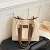 Bolsa Tote Versátil de Nicho Feminina 2026 Nova Tendência Moda Simples Grande Capacidade Bolsa de Ombro Estilo Coreano Casual Bolsa Feminina