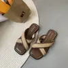 Sandalias de Ratán para Mujer 2026 Nuevo Verano Estilo Francés Romano Versátiles Planas de Tacón Grueso Cómodas para Uso al Aire Libre