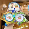 Pulsera Auténtica de Woody de Toy Story con Función de Grabación, Llavero Colgante con Altavoz Grande, Accesorio de Bolsa de Dibujos Animados