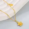 Mismo Estilo que el Usado en Joyerías, Estilo Antiguo Oro Arena Tres Vidas Tres Mundos Flor de Melocotón Floreciente Collar, Cadena Integrada, Serie de Bodas