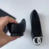 Tallas Grandes 40-42 Aumentadores de Altura Estilo Chanel Retro Zapatos Casuales de Ballet Versátiles Slip-On Planos con Patrón de Diamantes Poco Profundos para Mujer