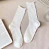 Calcetines blancos de tubo medio para mujer, calcetines de verano ligeros con encaje calado, calcetines de hielo, calcetines de algodón sin hueso para estudiantes.