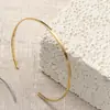 Pulsera Abierta de Alto Color y Brillo Hecha de Acero de Titanio, Hipoalergénica, Lujo de Nicho, Adecuada para el Uso Diario, Pulsera Delgada, Estilo Europeo y Americano