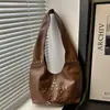 Bolso de Hombro Retro con Remaches, Bolso de Motocicleta de Moda Europeo y Americano, Cuero Encerado al Aceite, Estilo Simple Wasteland, Bolso Tote de Gran Capacidad