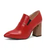 Sapatos femininos romanos pontudos retrô novos sapatos de camada única para primavera e outono saltos altos grossos 40-50 tamanho grande sapatos de comércio exterior