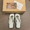 Hermosas Chanclas con Tacón de Cuña para Mujer, Nuevo Estilo Verano 2026, Estilo Francés, Perfectas para Usar con Faldas, Sandalias Impresionantes para Uso al Aire Libre
