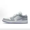 Zapatillas transfronterizas AJ1 puras originales de Putian, zapatillas de baloncesto de caña baja para hombre y mujer, diseño de panda blanco y negro, patrón de rayo, estilo de pareja, Jordan 1 con el icónico logo "swoosh"