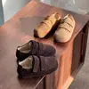 Zapatos Birkenstock con forro de polar para niños, nuevo estilo invierno 2025, zapatos de algodón cálidos para bebé, gamuza, diseño lindo y peculiar, zapatos sin cordones para niñas