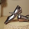 Zapatos Mary Jane con Correa de Hebilla en V y Tacón Grueso 2025 Piel Suave Punta Cuadrada Tacón Bajo Boca Baja Zapatos de una Sola Pieza Tacón Grueso Rojo