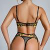 [En Stock] Varsbaby Estación Independiente Europea y Americana Conjunto de Tres Piezas de Lencería Sexy Bordada para Mujer + Tanga + Portaligas