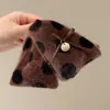Clip de Garra Triángulo Etiqueta Dorada Retro Otoño Invierno para Niñas Versátil Temperamento Concha Tiburón Clip para Parte Trasera de la Cabeza Moño Pasador Accesorios para el Cabello
