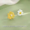 Aretes de Margarita de Verano Color Dopamina Contraste Coreanos Dongdaemun Flor Nueva Pendientes de Clip para Oreja Sin Perforación
