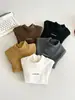 Valle del Viento 2026 Invierno Nuevo Estilo Coreano Elegante Cuello Alto Medio Estampado de Letras Camiseta Base Cálida Versátil Ropa Interior para Niños