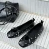 Zapatos Mary Jane planos retro de nuevo estilo con punta redonda, remaches desgastados y lazo, diseño hueco, suela suave transpirable, zapatos de ballet para mujer