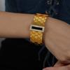 Pulsera de acero de titanio chapada en oro estilo palaciego retro europeo y americano, pulsera con diseño de panal de abeja de personalidad, joyería de moda, pulsera con incrustaciones de diamantes