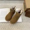 Botas de Nieve Escarchadas Zapatos de Mujer 2026 Estilo Nuevo Invierno Retro Más Terciopelo Zapatos de Algodón Fondo Plano Peludas Botas Cortas Mujer