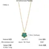 Moda de Lujo Ligero con un Toque de Alta Gama, Elegante Collar Colgante de Acero Inoxidable Chapado en Oro de 18 Quilates Hueco con Cinco Flores para Mujer