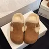 Chinelo Feminino 2026 Novo Inverno Pelúcia Estilo Birkenstock Solado Grosso Salto Escondido Bico Fechado