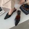 Sapatos Tecidos Franceses Sandálias Baotou Verão 2025 Novas Sandálias Rasteiras Romanas com Biqueira Pontuda e Parte Traseira Vazada para Mulheres