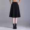 Saia elegante e moderna em linha A para mulheres, outono e inverno 2026, nova saia plissada de cintura alta que cobre o quadril, casual e adequada para o escritório, saia com barra larga