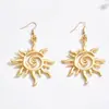 Brincos de metal irregulares com franjas de sol transfronteiriços, design de nicho de luxo leve, acessórios de orelha personalizados simples e estilosos