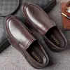 Zapatos de cuero genuino transfronterizos, nuevo modelo de otoño, zapatos de cuero de suela blanda para negocios casual para hombres, transpirables, antideslizantes, sin cordones, zapatos para conducir para papás