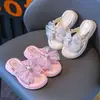 Pantuflas de Malla con Encaje para Niñas Verano Nuevo Estilo Zapatos de Princesa para Niñas con Suela Suave Punta de Perla Tacones Planos para el Hogar Moda