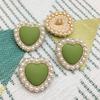 Botón de Corazón Melocotón Perla Metal Mujer Amor Botón Estilo Chanel Abrigo Decorativo Aleación Ropa Accesorios Color