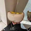 Bolso de Mano tipo Empanada de Diseño Exclusivo, Diseño Único y Versátil, Bolso de Mano para el Trabajo, Bolso de Cadena, Bolso de Mujer Exquisito y Elegante