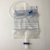 Atacado de comércio exterior transfronteiriço Embalagem em inglês Descartável Saco de urina de 2000ml Saco de urina médico Saco de urina anti-refluxo