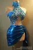 Atuendos de diseñador personalizados para bares, discotecas, reuniones anuales de empresas, actuaciones, cantantes, modelos, desfiles de moda, banquetes y fiestas