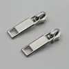 Deslizador de Cremallera Personalizado de Aleación de Zinc 5 Bueno Colgante de Nylon Cuadrado Recubierto Agujero Cuadrado Cabeza de Placa Larga Deslizador de Cremallera para Equipaje