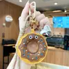 Llavero Colgante de Donut de Cuero de Dibujos Animados Creativo para Niñas, Exquisito y de Alta Gama, Lindo Accesorio para Bolso, Pequeño Regalo