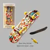 Juguete de patineta de dedo Amazon con explosiones transfronterizas rusas, rodamiento de aleación de arce de cinco capas, descompresión de la punta del dedo del pulgar.