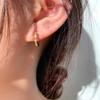 Pendientes Combinados de Hebilla de Oreja de Diamante Flash Simples para Mujer Estilo Retro de Hong Kong Elegantes Pendientes de Nicho Versátiles para Estudiantes Simples Versátiles