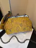 Bolso de Mano de Moda y Sencillo 2026, Bolso de Hombro de Alto Valor y Único Estilo Ins, Bolso Cruzado con Cadena Elegante